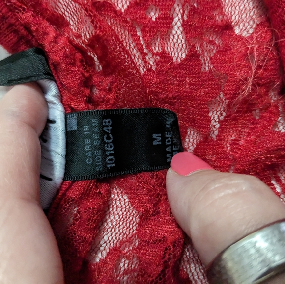 2 shirts priced as together - Picture 5 of 6